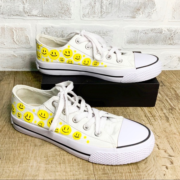Custom Smiley Faces Airwalks/ knock off Converse - Picture 2 of 7